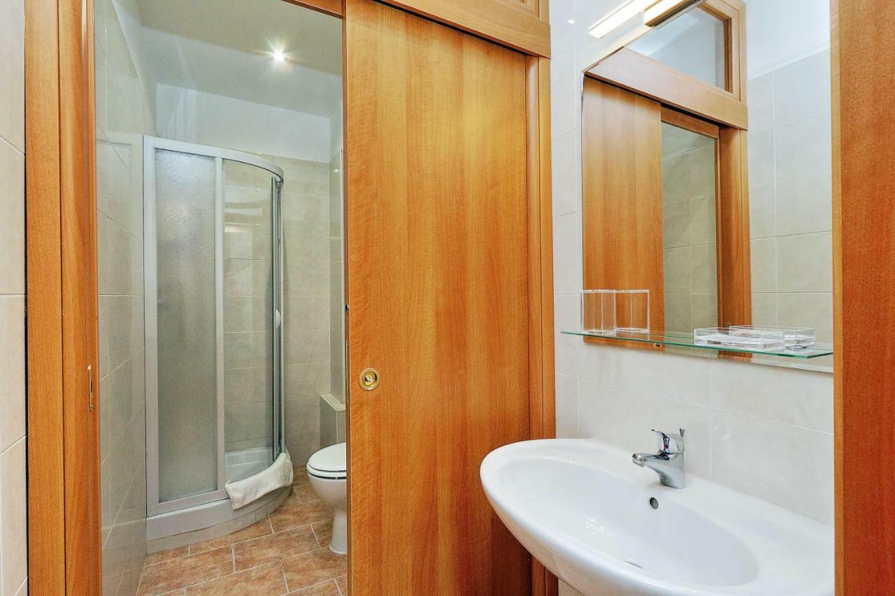 Style Apartment Julia 50 Mt From Colosseum Exterior foto