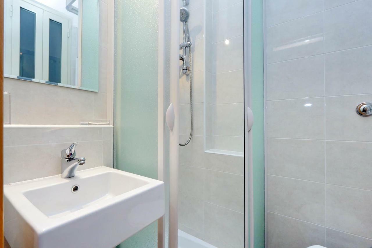 Style Apartment Julia 50 Mt From Colosseum Exterior foto